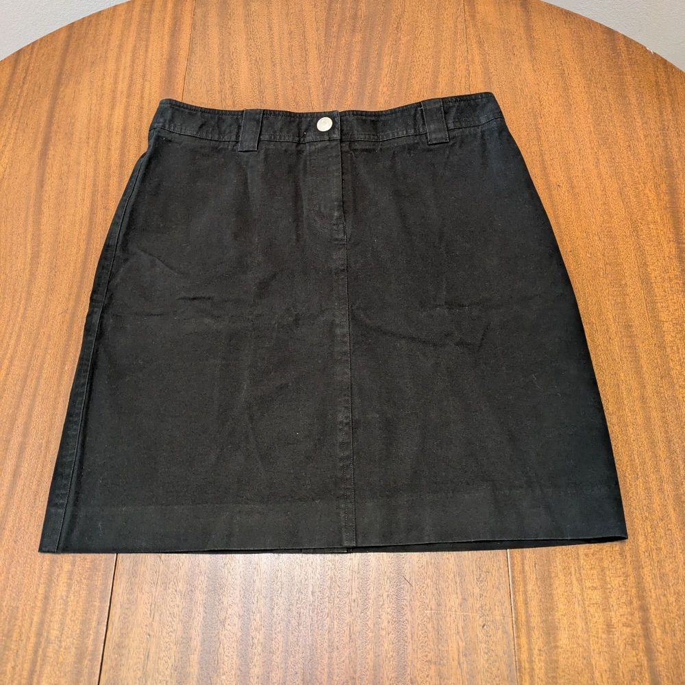 Lilly Pulitzer Black Cotton Skirt With Back Pocket.  Size 8.